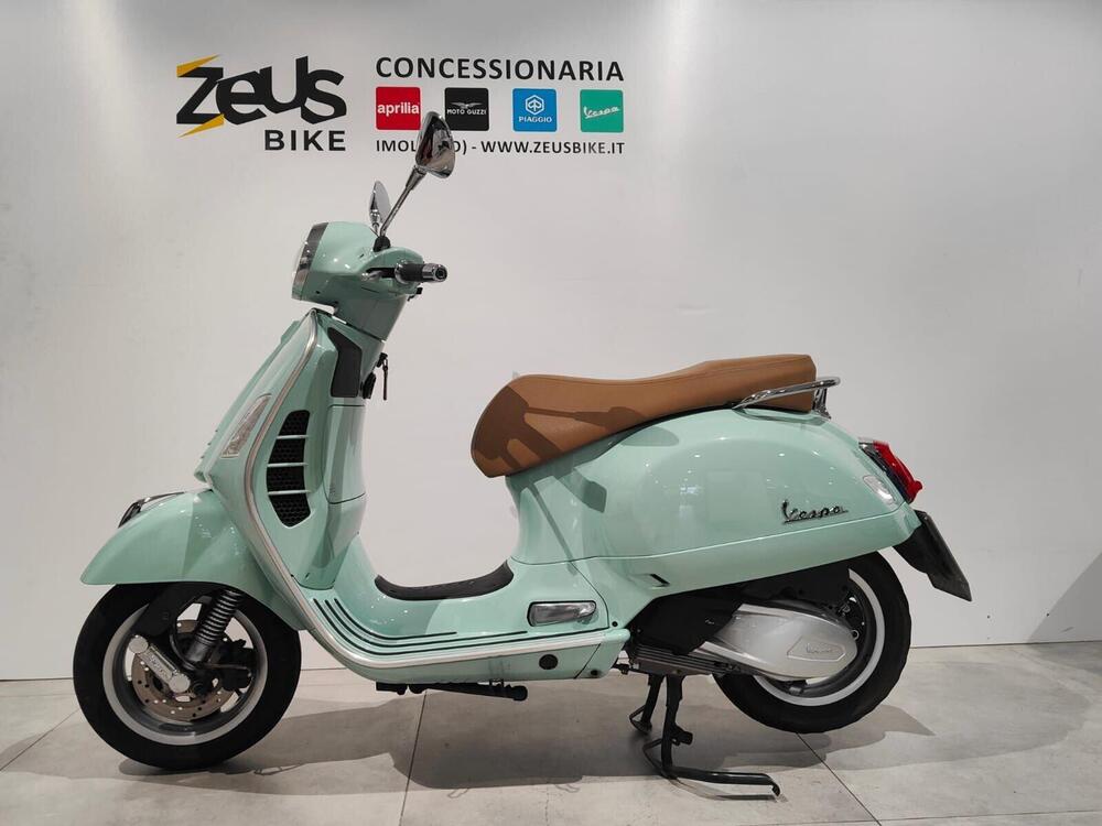 Vespa GTS 300 Hpe (2019) (2)