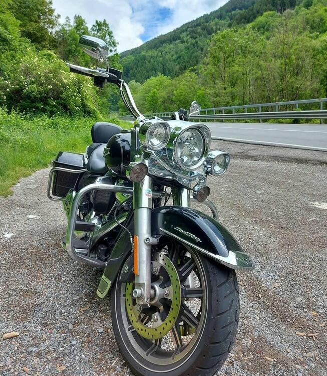 Harley-Davidson 107 Road King Special (2017 - 18) - FLHRXS (2)