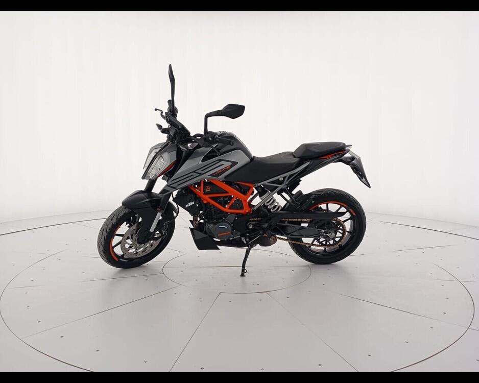 KTM 125 Duke (2021 - 23) (2)