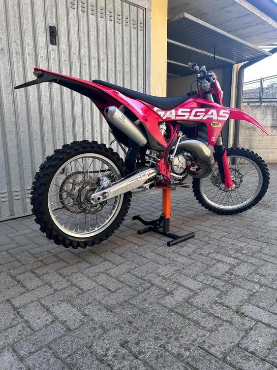 GASGAS MC 125 (2022) (3)