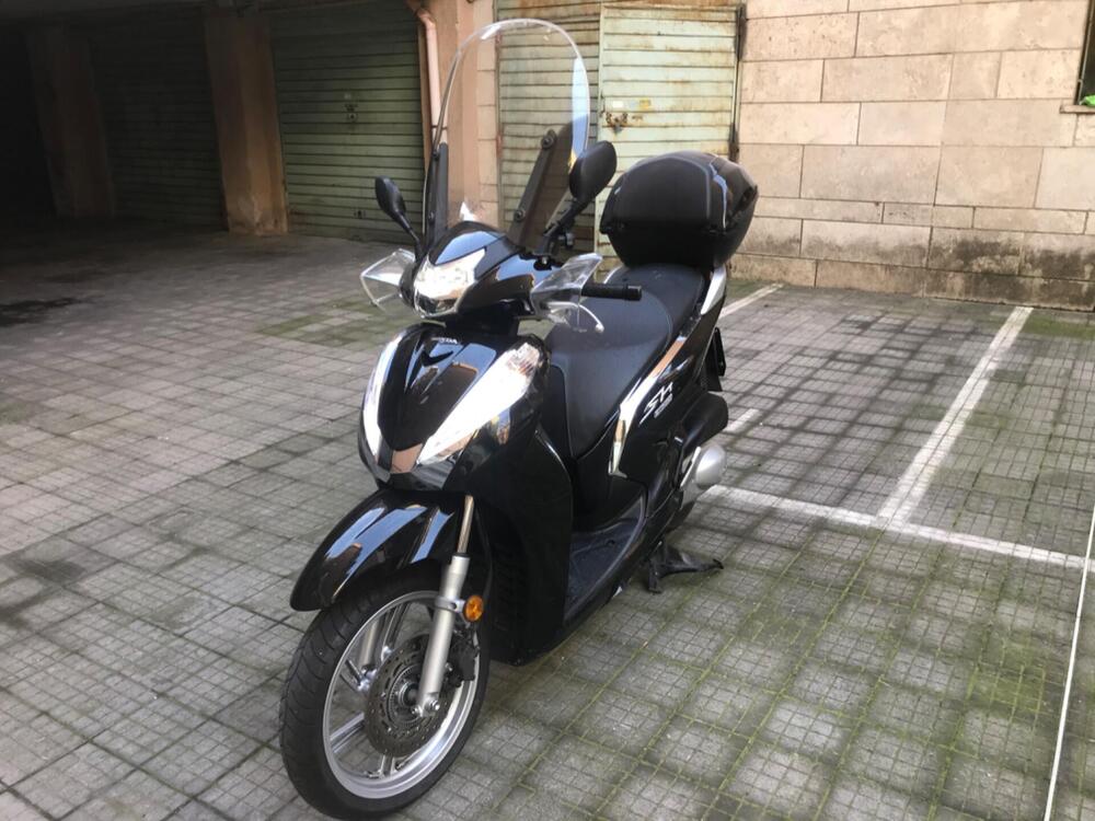 Honda SH 300 i ABS (2016 - 20) (2)