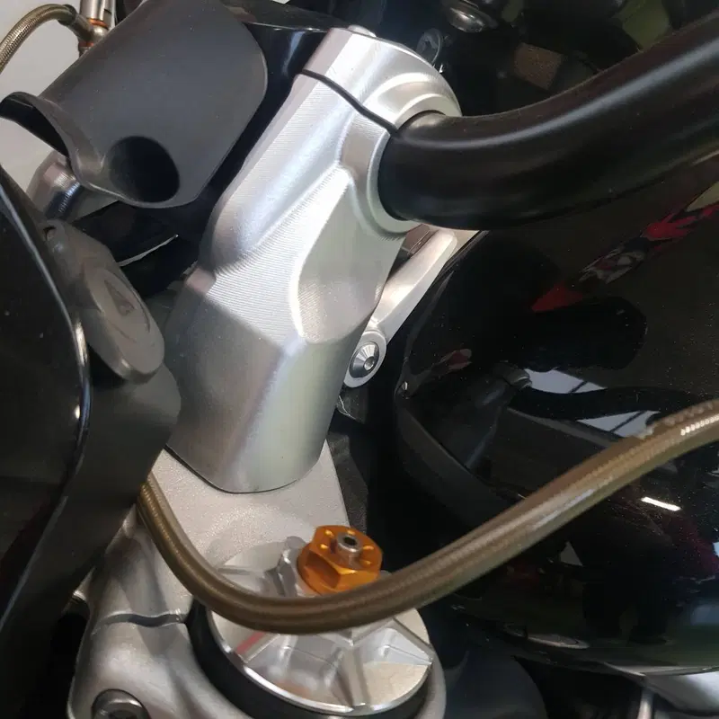 Triumph Rocket 3 R (2019 - 20) (4)