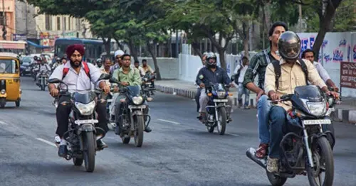 REPORTAGE: ecco come si va in moto in India