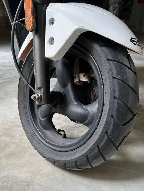 Kymco Agility 125 R12 (2007 - 13) (4)