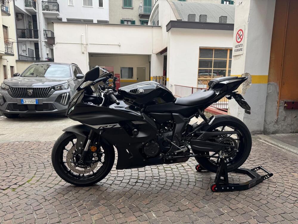 Yamaha YZF R7 (2021 - 25) (3)