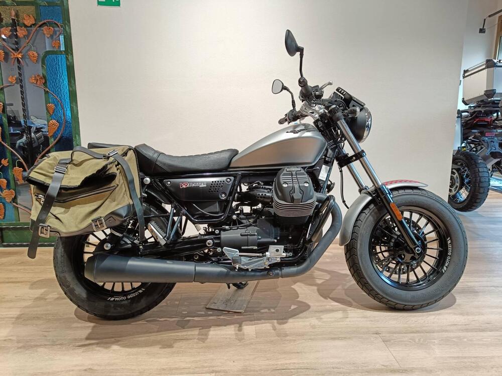 Moto Guzzi V9 Bobber (2016 - 18)