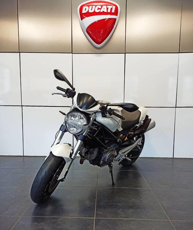 Ducati Monster 696 Plus (2007 - 14) (5)