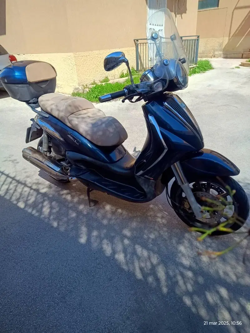 Piaggio Beverly Cruiser 500 (2)