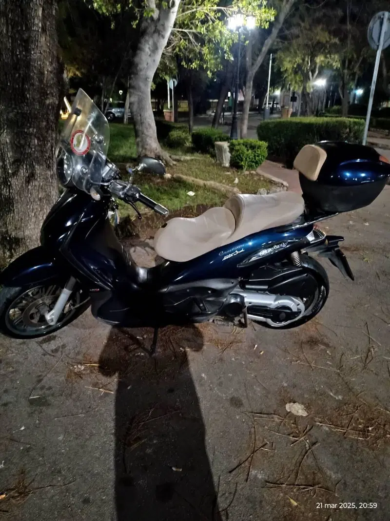 Piaggio Beverly Cruiser 500 (9)