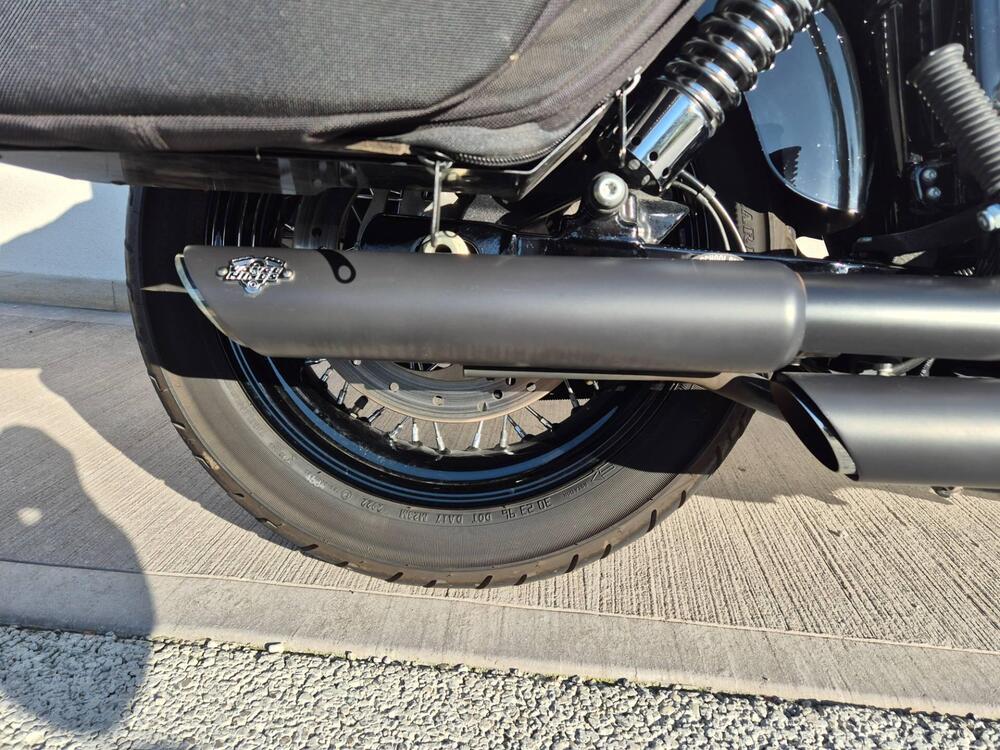 Harley-Davidson 1690 Street Bob (2017) - FXDB (2)