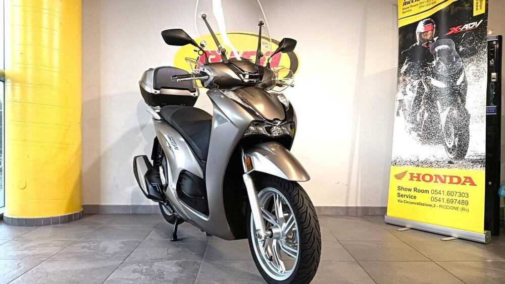 Honda SH 350 (2021 - 24) (3)