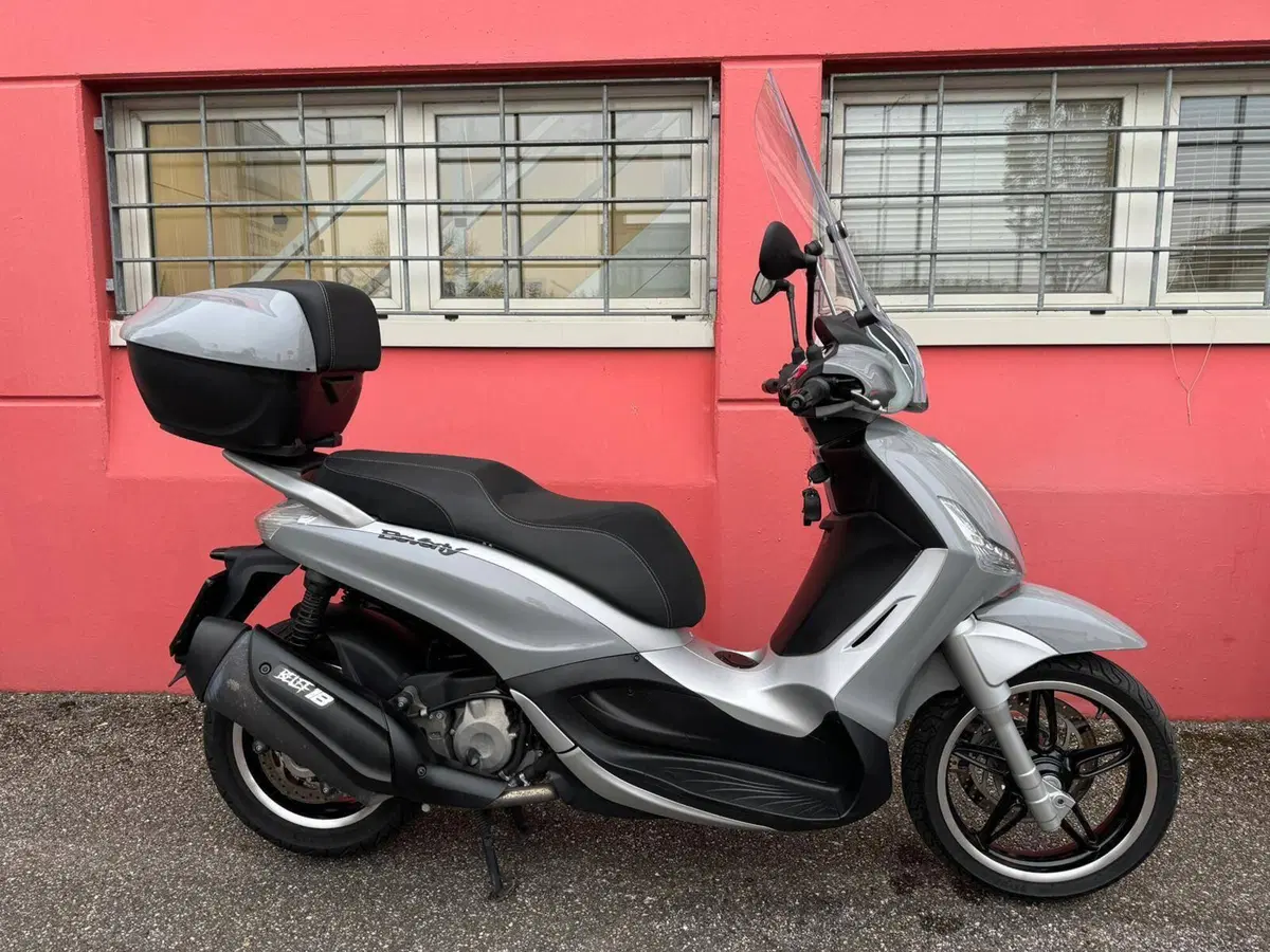 Piaggio Beverly 350 Tourer (2020) (2)