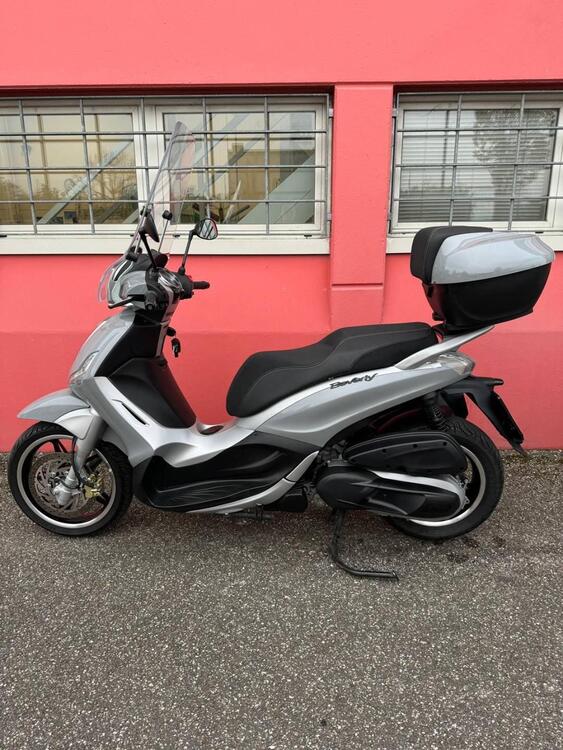 Piaggio Beverly 350 Tourer (2020) (4)
