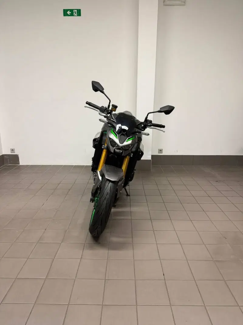 Kawasaki Z 900 SE (2025 - 26) (4)