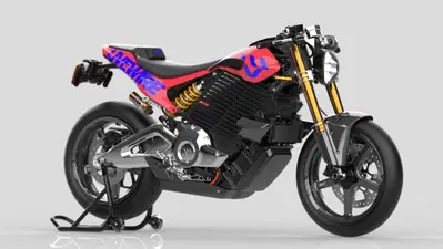 Elettricit&agrave; e adrenalina in rosa shocking! Ecco la LiveWire Alpinista in versione Corsa