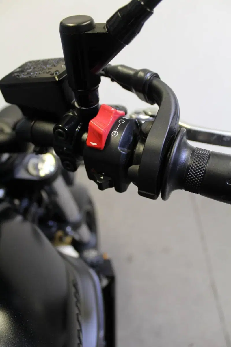Yamaha XSR 700 ABS (2016 - 20) (11)