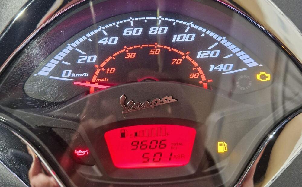 Vespa GTS 300 Super Sport Hpe (2021 - 22) (5)