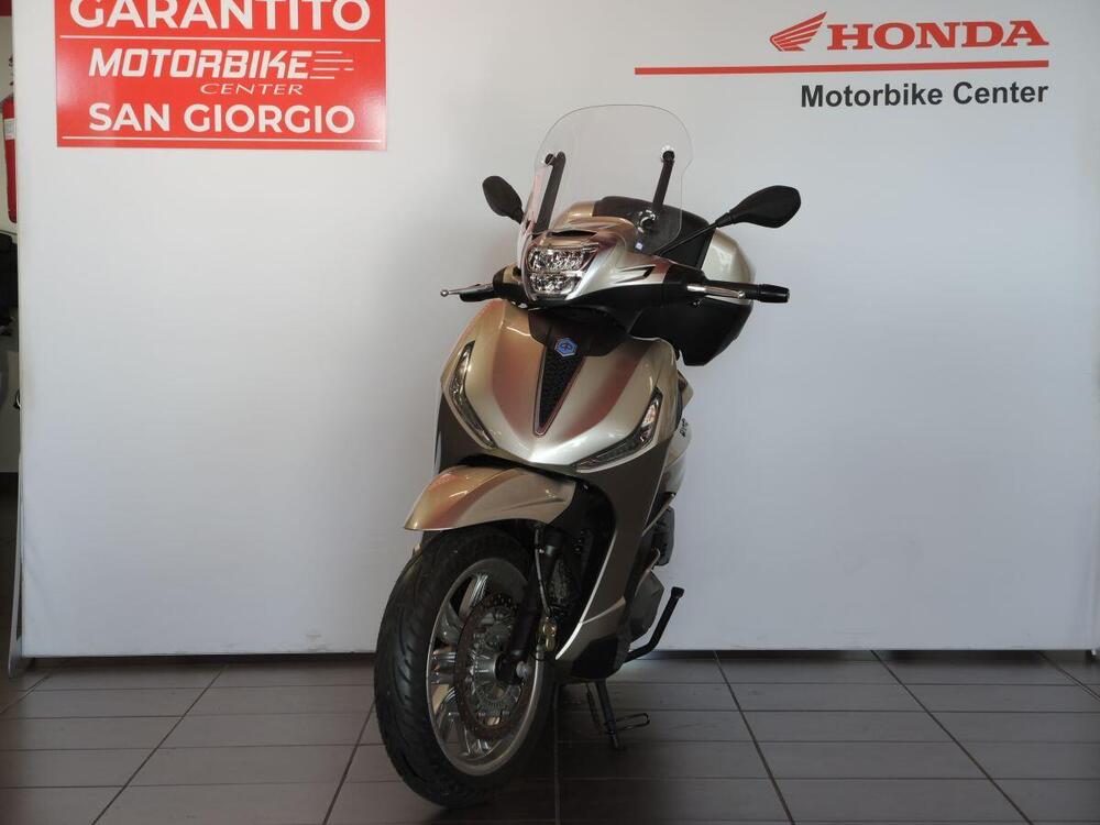 Piaggio Beverly 400 ABS-ASR (2021 - 24) (2)