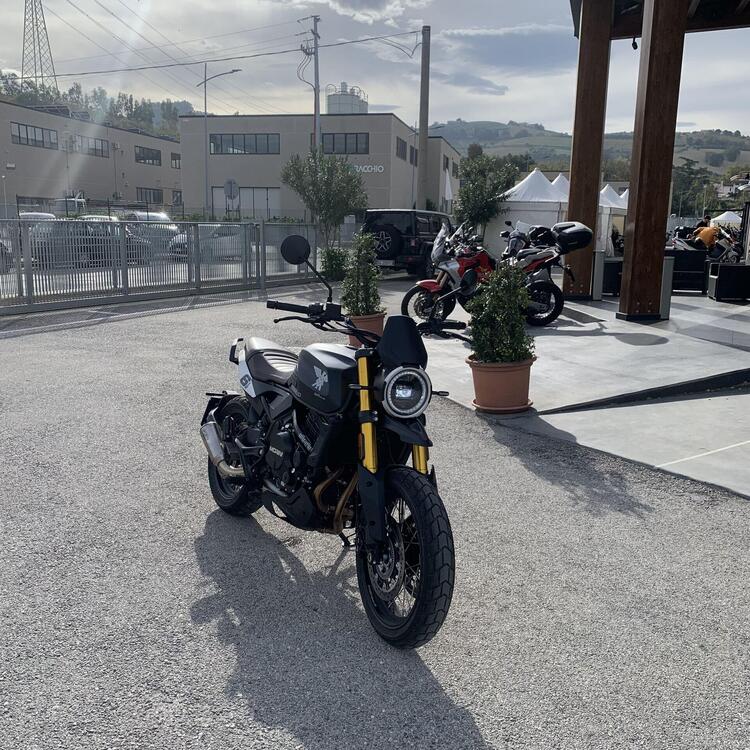 Moto Morini SEIEMMEZZO SCR (2022 - 25) (4)