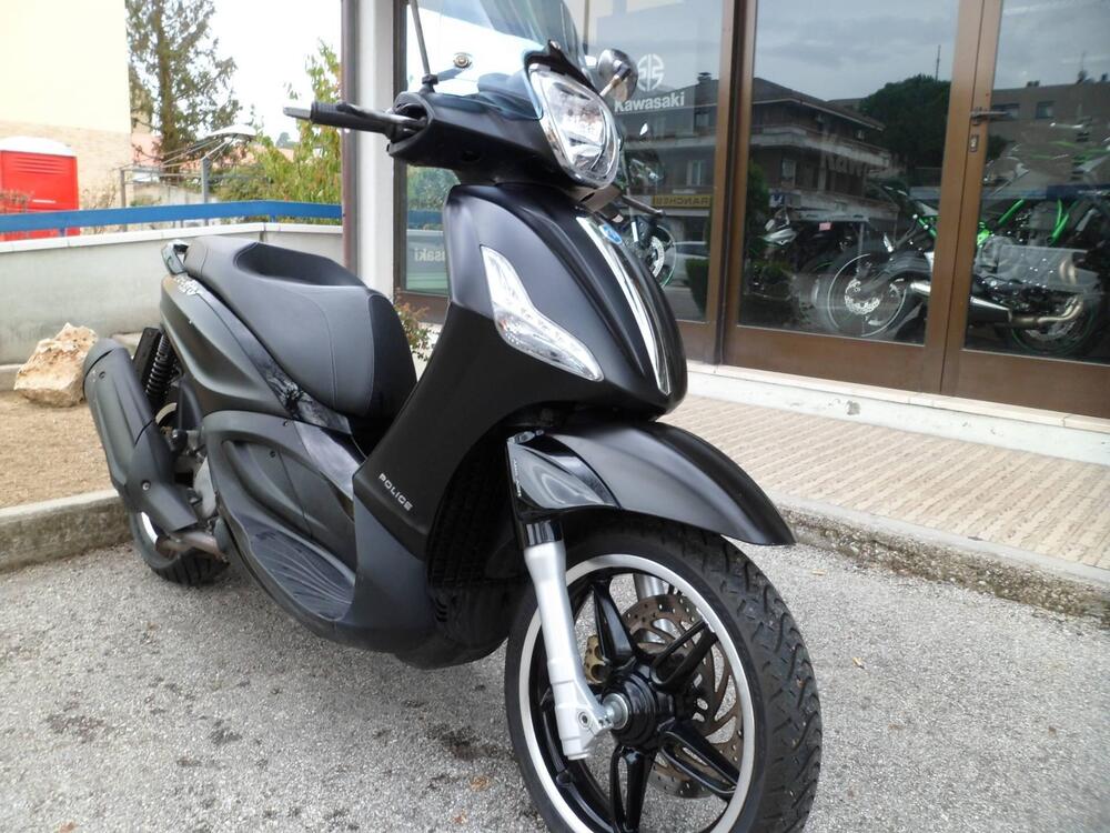 Piaggio Beverly 350 Police ABS-ASR (2018 - 20) (2)