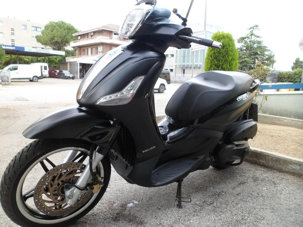 Piaggio Beverly 350 Police ABS-ASR (2018 - 20) (3)
