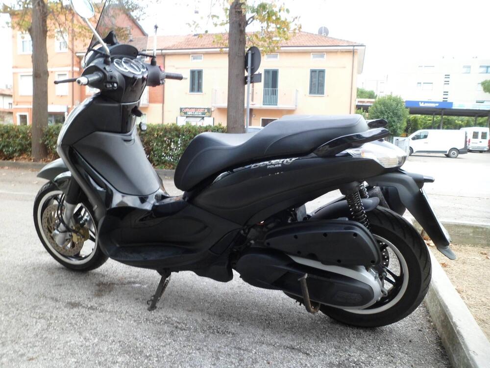 Piaggio Beverly 350 Police ABS-ASR (2018 - 20) (4)