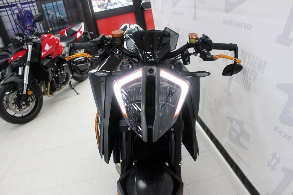 KTM 1290 Super Duke R (2021) (4)