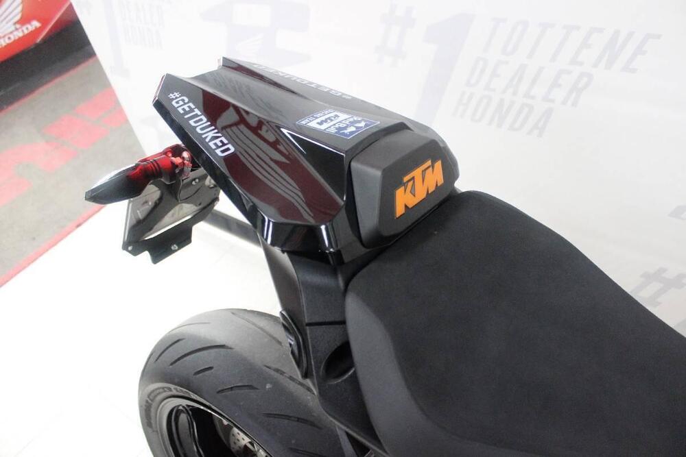 KTM 1290 Super Duke R (2021) (5)