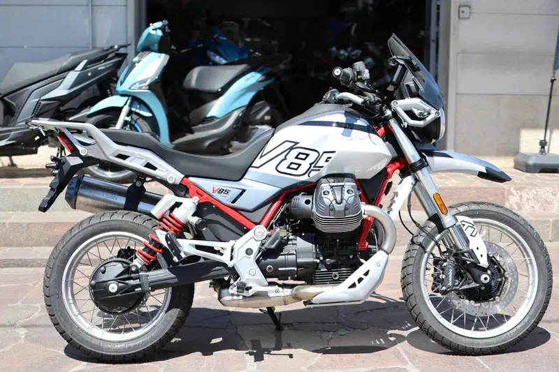 Moto Guzzi V85 TT (2024 - 26)