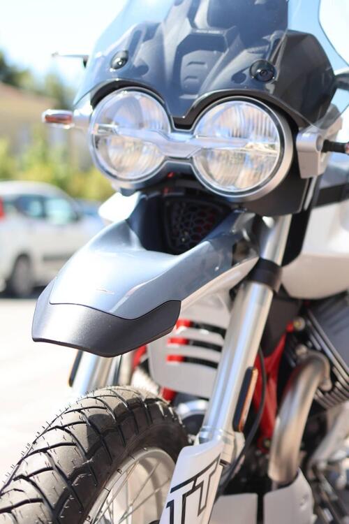 Moto Guzzi V85 TT (2024 - 25) (3)