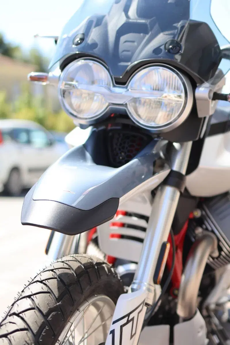 Moto Guzzi V85 TT (2024 - 26) (3)