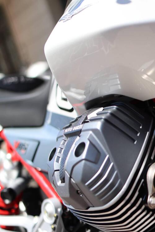 Moto Guzzi V85 TT (2024 - 25) (5)