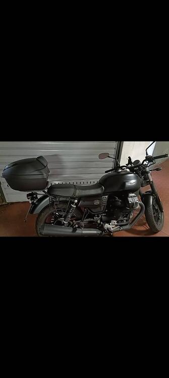 Moto Guzzi V7 III Stone (2017 - 20)