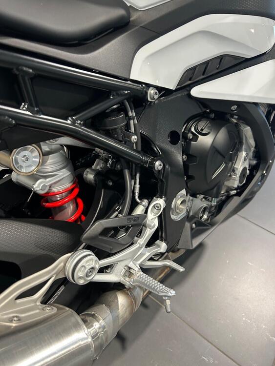 Bmw S 1000 RR (2025) (4)