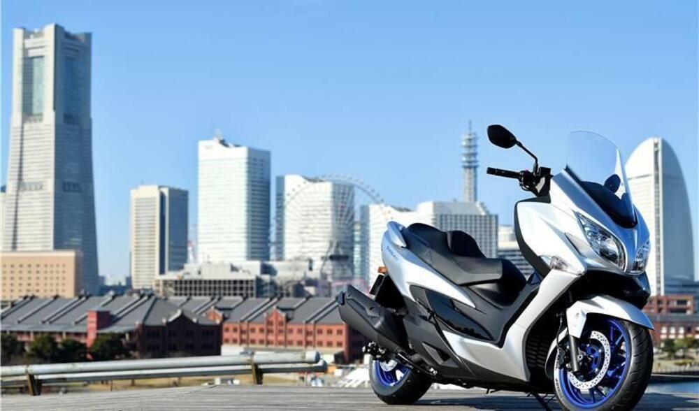 Suzuki Burgman 400 (2025)