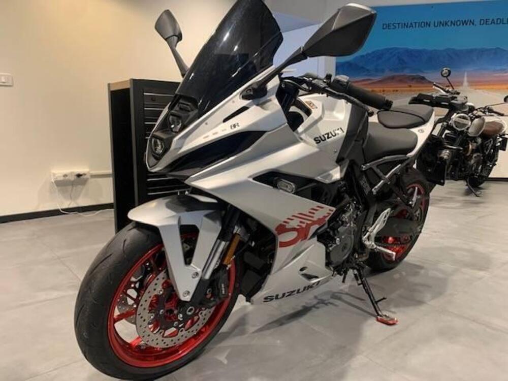 Suzuki GSX-8R (2024 - 25) (3)