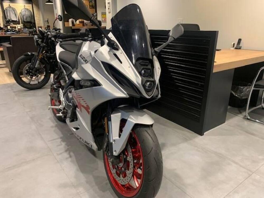 Suzuki GSX-8R (2024 - 25) (5)