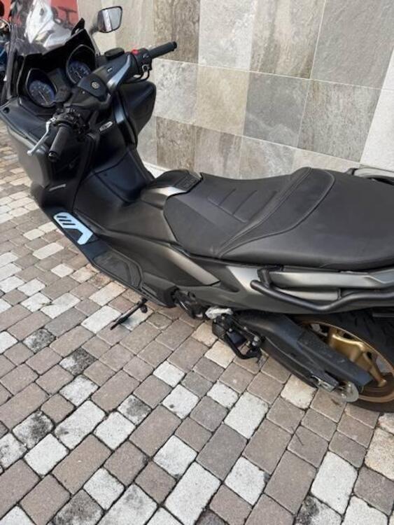Yamaha T-Max 560 Tech Max (2021) (3)