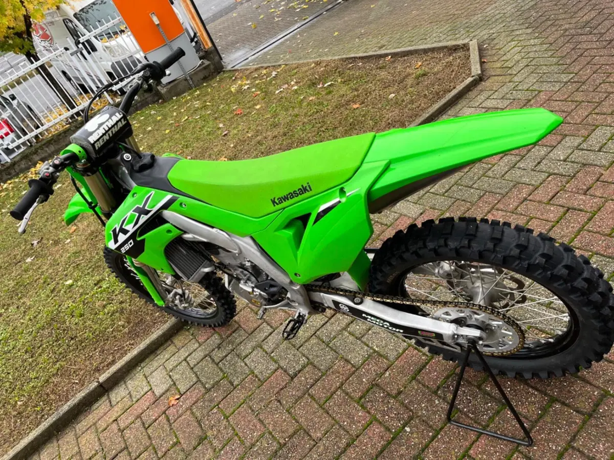 Kawasaki KX250 (2024) (11)