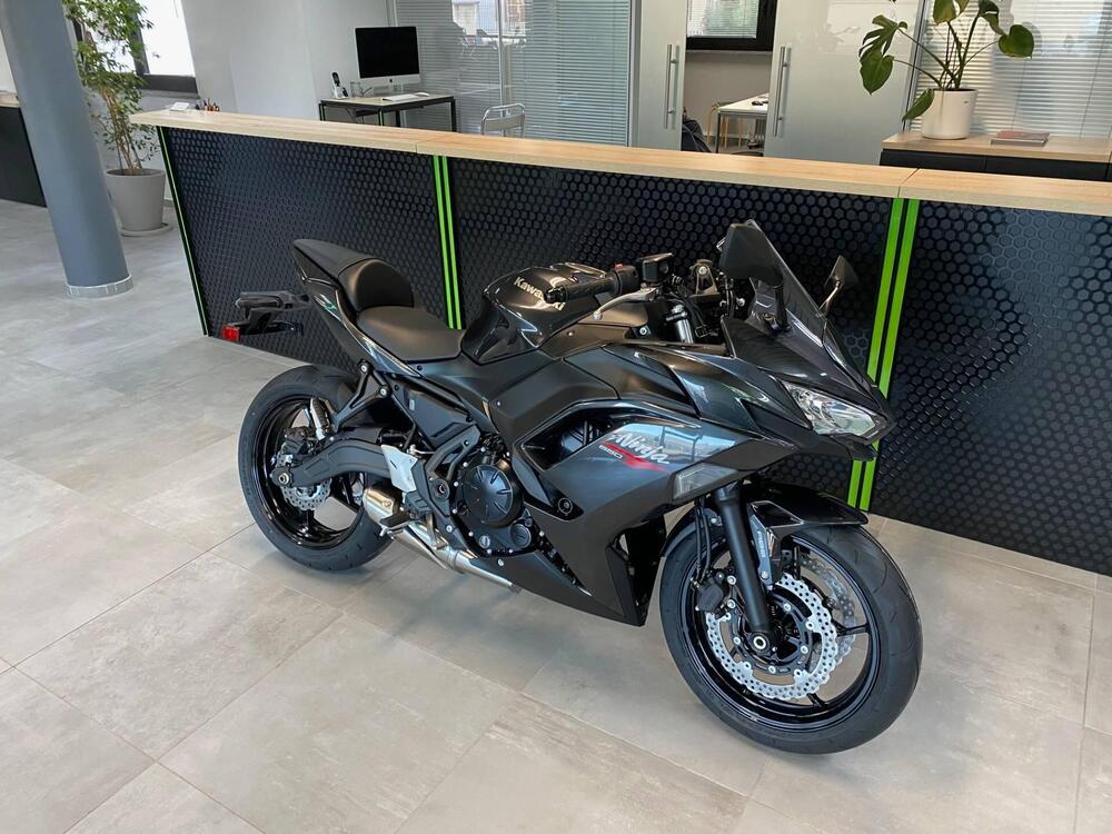 Kawasaki Ninja 650 (2025 - 26) (2)