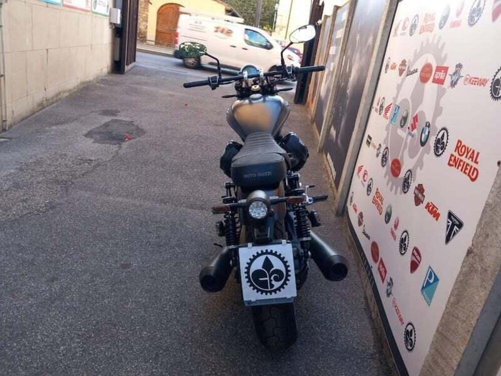 Moto Guzzi V9 Bobber (2021 - 25) (2)