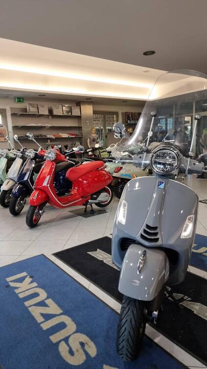 Vespa GTS 300 Supertech Hpe (2021 - 22) (2)