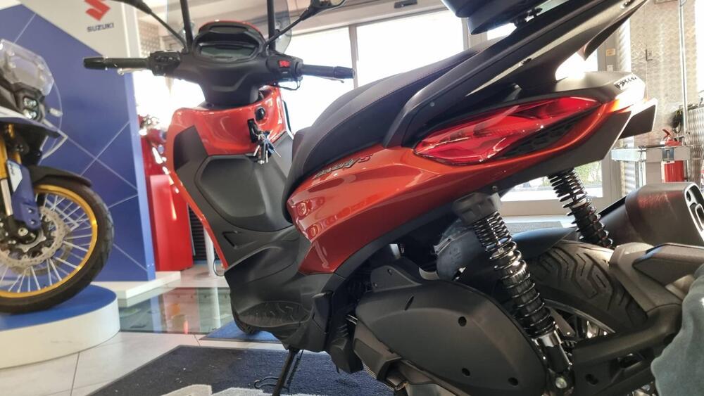 Piaggio Beverly 300 Hpe (2021) (3)