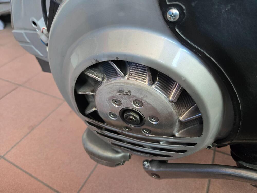 Piaggio Vespa px 200 (3)