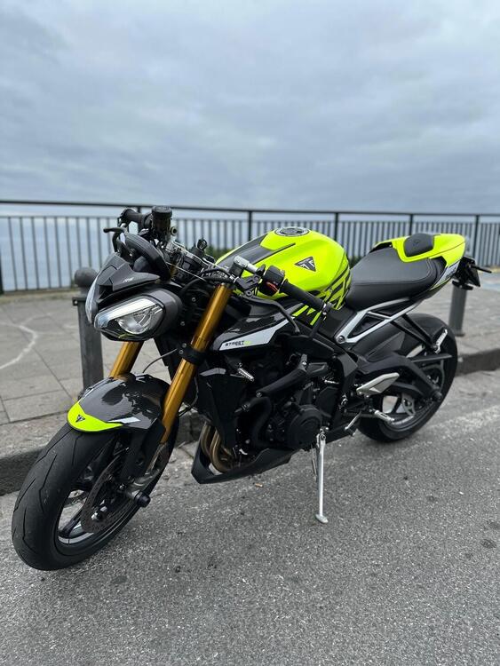 Triumph Street Triple 765 Moto2 Edition (2023 - 24)