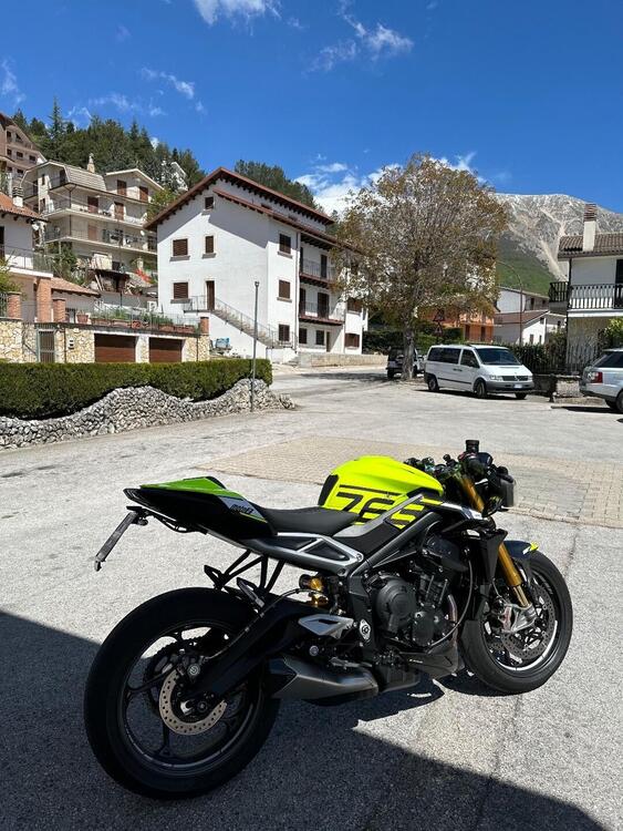 Triumph Street Triple 765 Moto2 Edition (2023 - 24) (2)