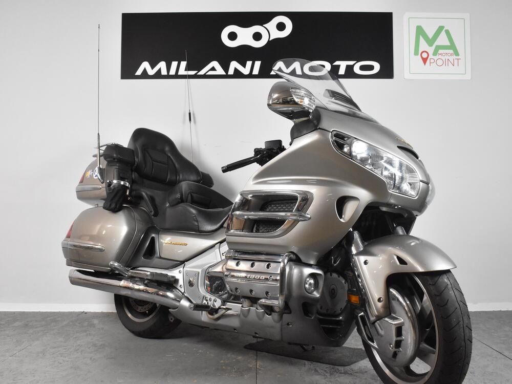 Honda GL 1800 Gold Wing (2000 - 05) (2)