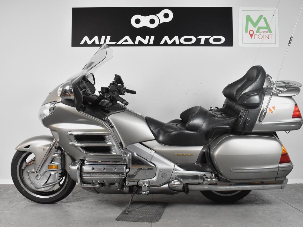 Honda GL 1800 Gold Wing (2000 - 05) (4)