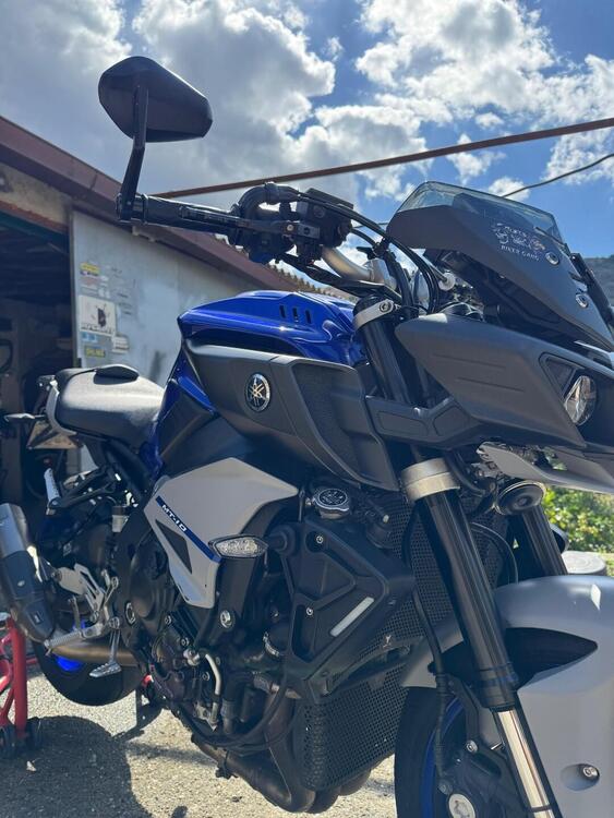 Yamaha MT-10 (2017 - 20) (3)