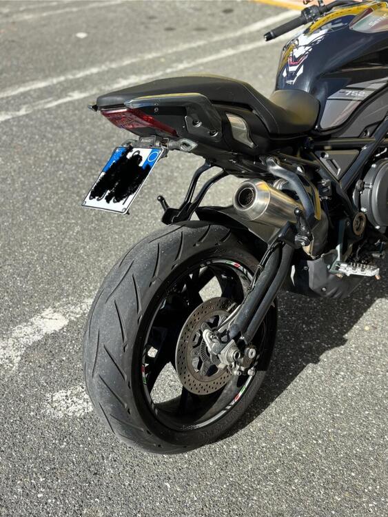 Benelli 752 S (2019 - 20) (3)